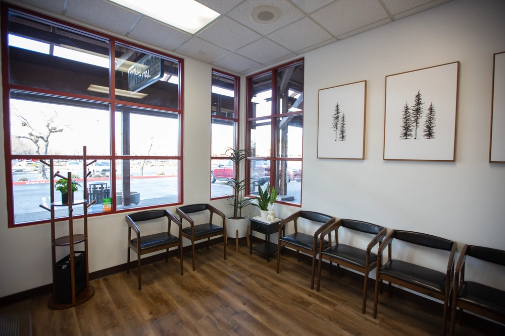 Gold River Dental reception and waiting area